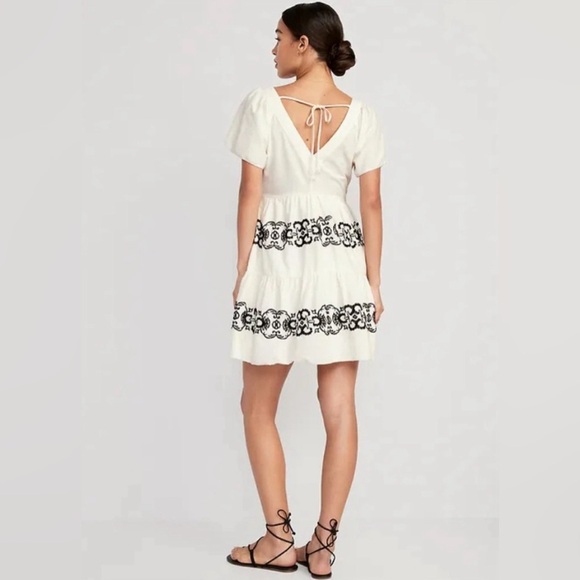 NWT! Old Navy Embroidered Flutter-Sleeve Mini Swing Dress - Multiple Sizes - Picture 4 of 9